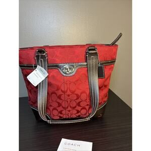 NWT Vintage Coach F13973 Cardinal Should Bag